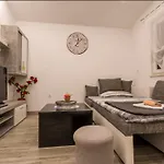 St&ar Apartment