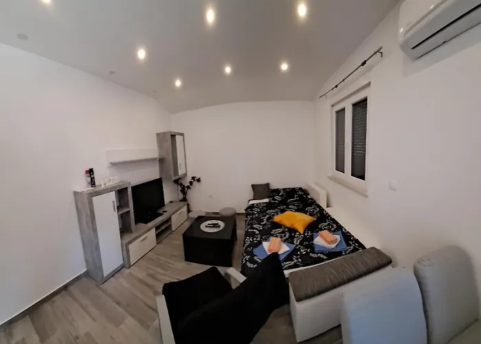 St&ar アパート プーラ